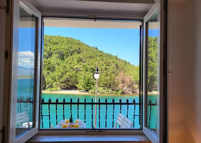 Seaside Time Capsule 78 * Novigrad (Dalmatia)